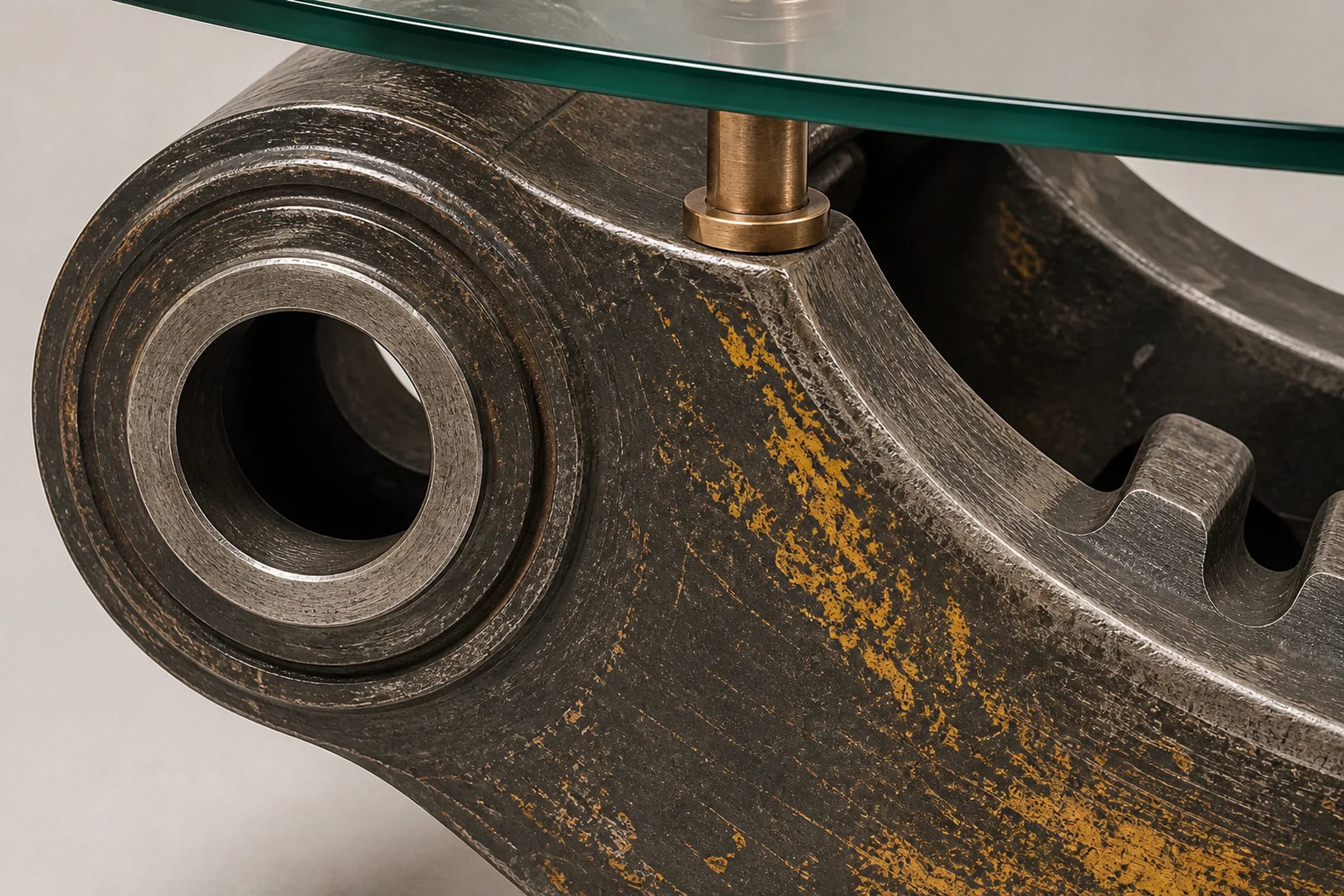 Detail of grapple tine, pivot boss and smoked glass on GRAPPLE 150.